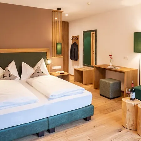 Hotel River Post 3*