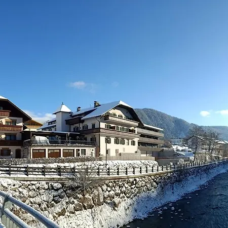 Hotel River Post Chienes